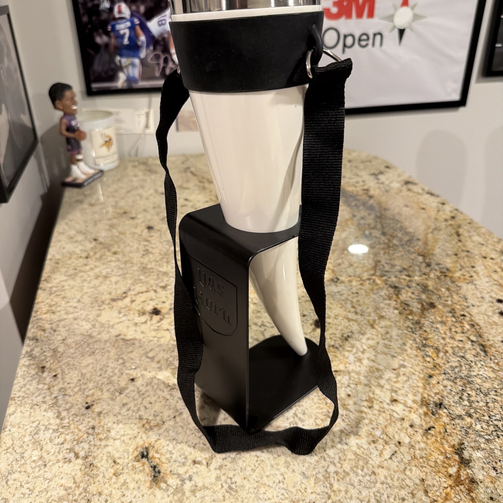 Das Horn Minnesota Vikings Drinking Horn With Handle And Stand For Die Hard