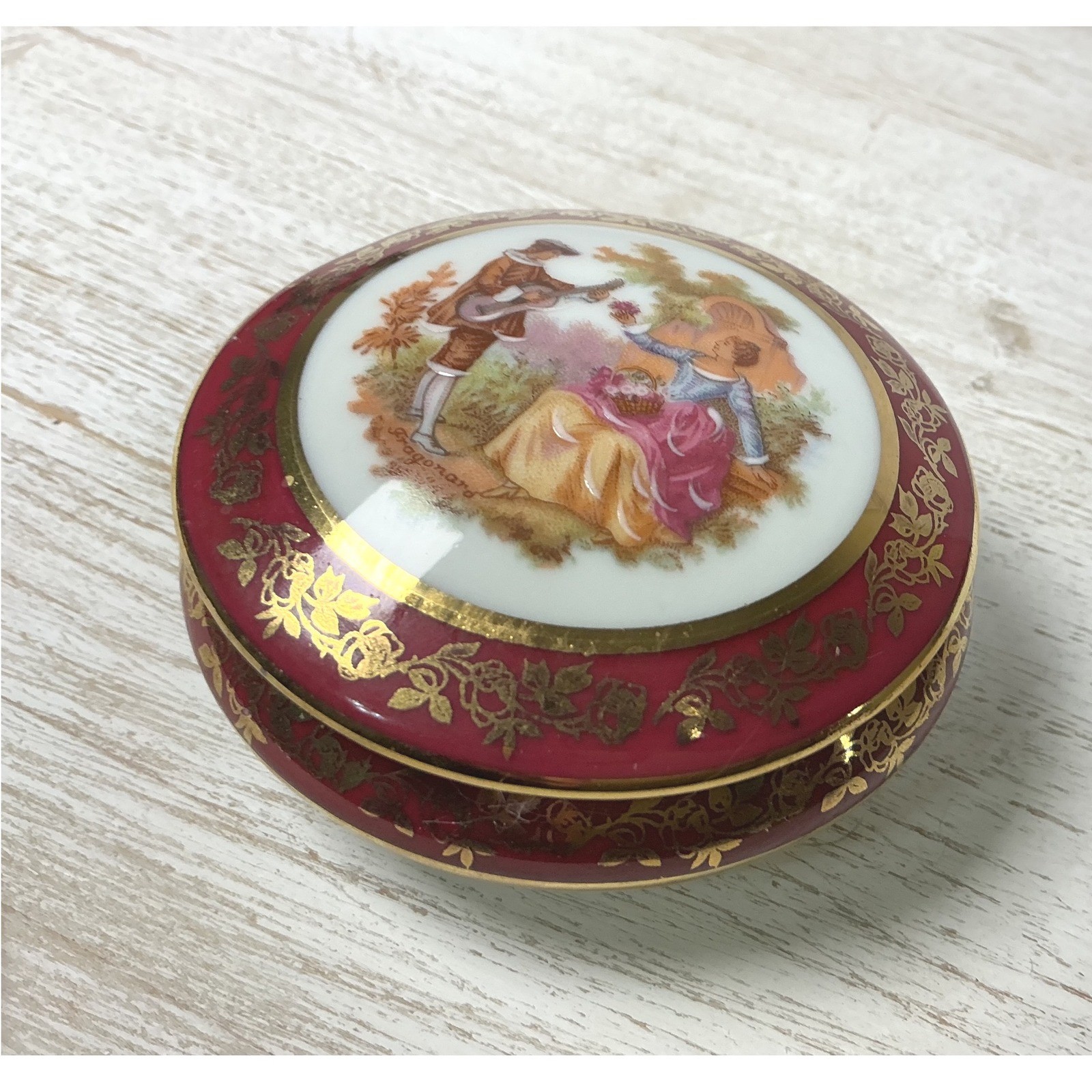 Vintage Fragonard Courting Couple Porcelain Trinket Box Burgundy Gold Trim 3in