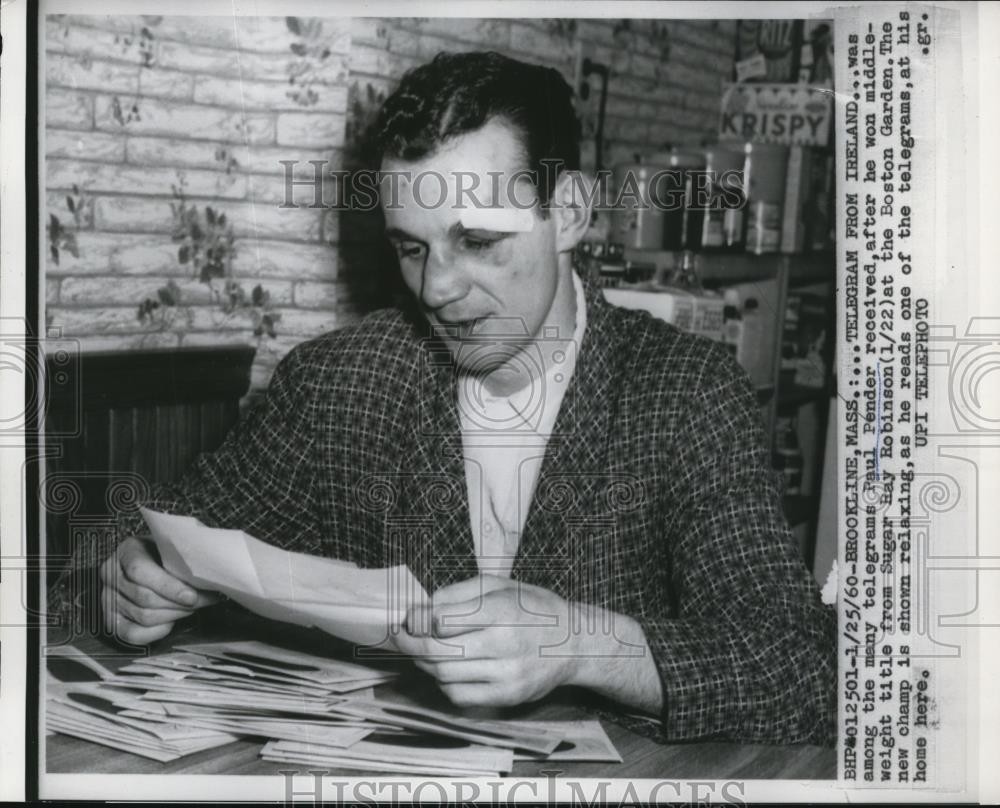 1960 Press Photo Boxer Paul Pender after win vs Sugar Ray Robinson in MA