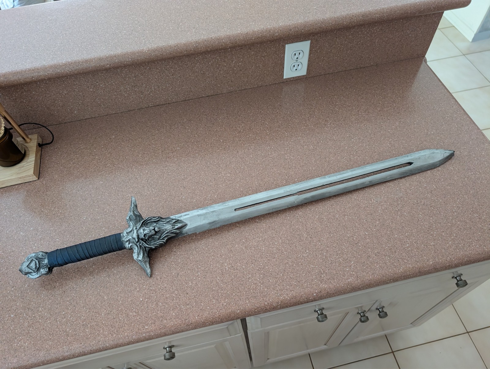 40” World Of Warcraft Royal Guard Sword Alliance Lion Sigil Replica EVA Cosplay