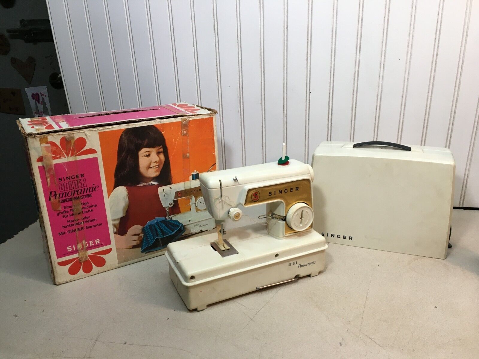 Singer Sewing Machine Little Golden Panoramic Childs Toy Boxed Fully Working