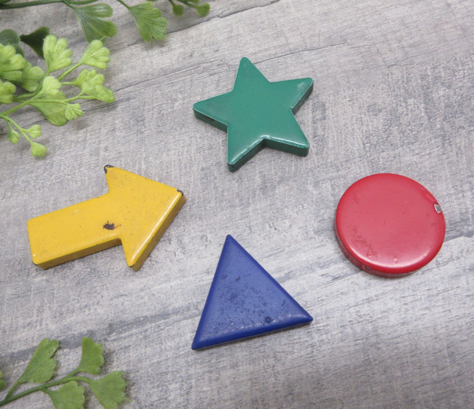 Set Of 4 Metal Refrigerator Magnets Shapes Yellow Arrow Blue Triangle Red Circle
