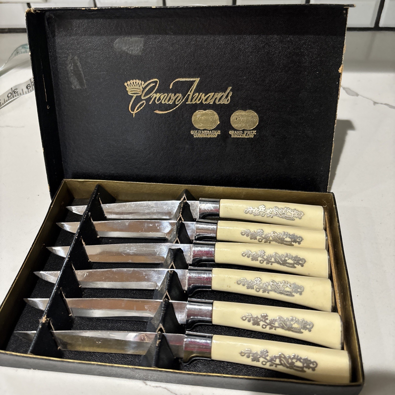 Vtg Crown Awards Steak Knife Set 6pc UNUSED Mid Century Stainless Faux Ivory Box