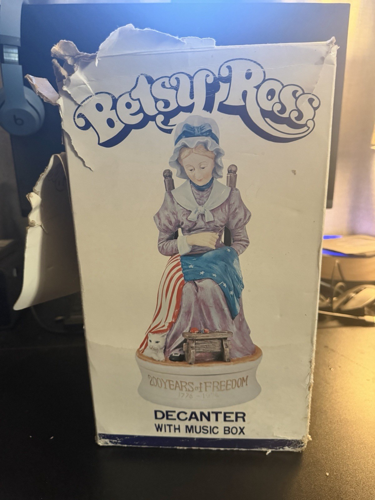 Vintage Betsy Ross 200 Years Of Freedom 1776 1976 Decanter Music Box Hoffman