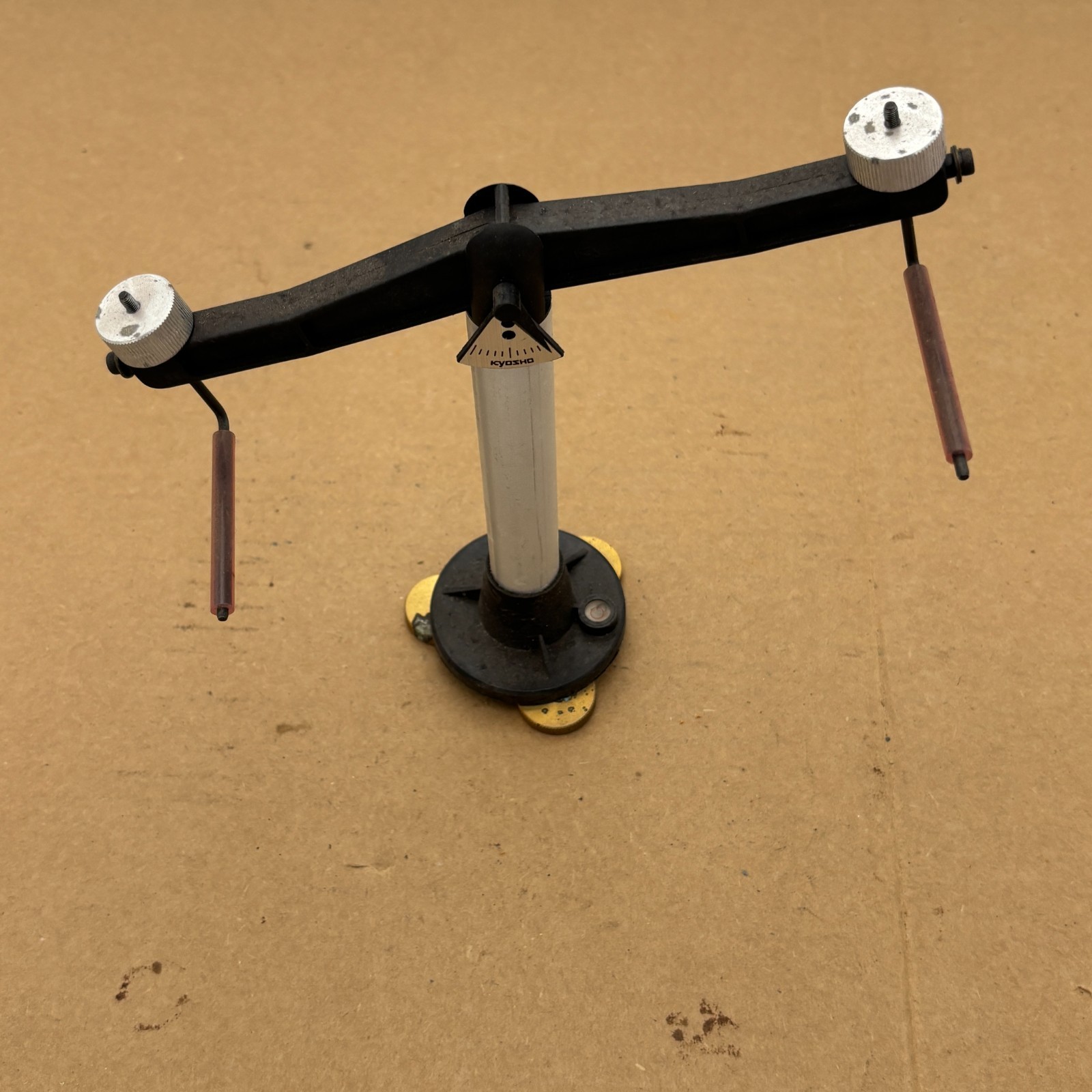 KYOSHO Mechanical Balance Scale with Brass Adjusters – Scientific Instrument