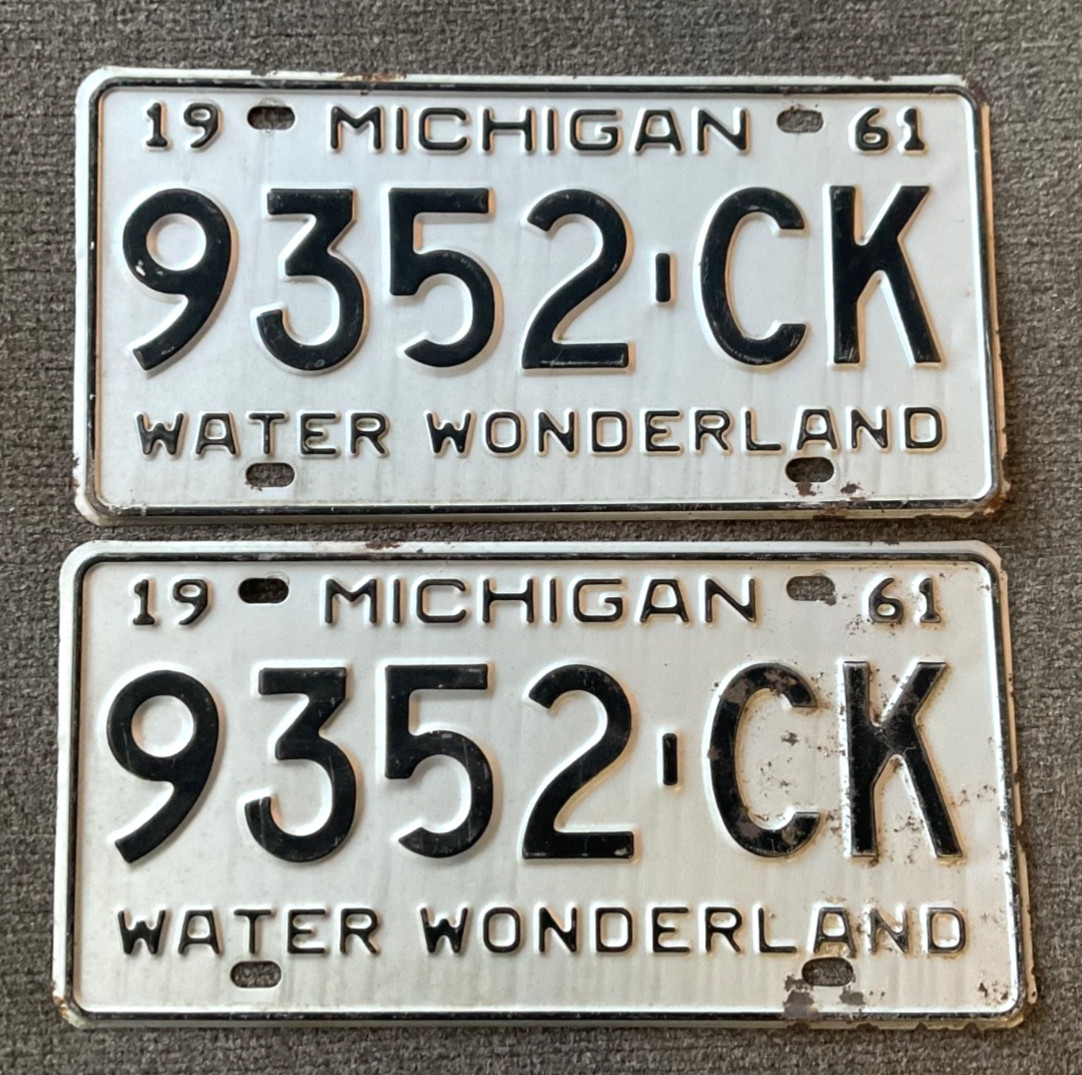 RARE 1961 MICHIGAN LICENSE PLATE PLATES PAIR WITH WEAR CHEVY FORD DODGE