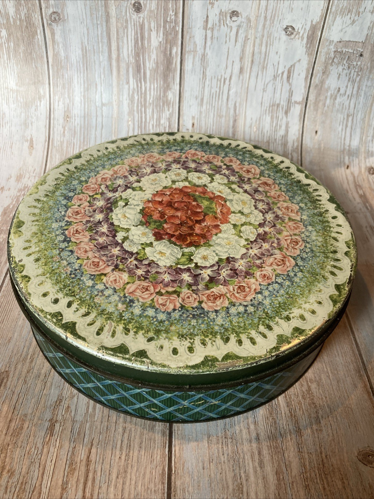 Vintage Tindeco Round Floral Tin Roses 10”