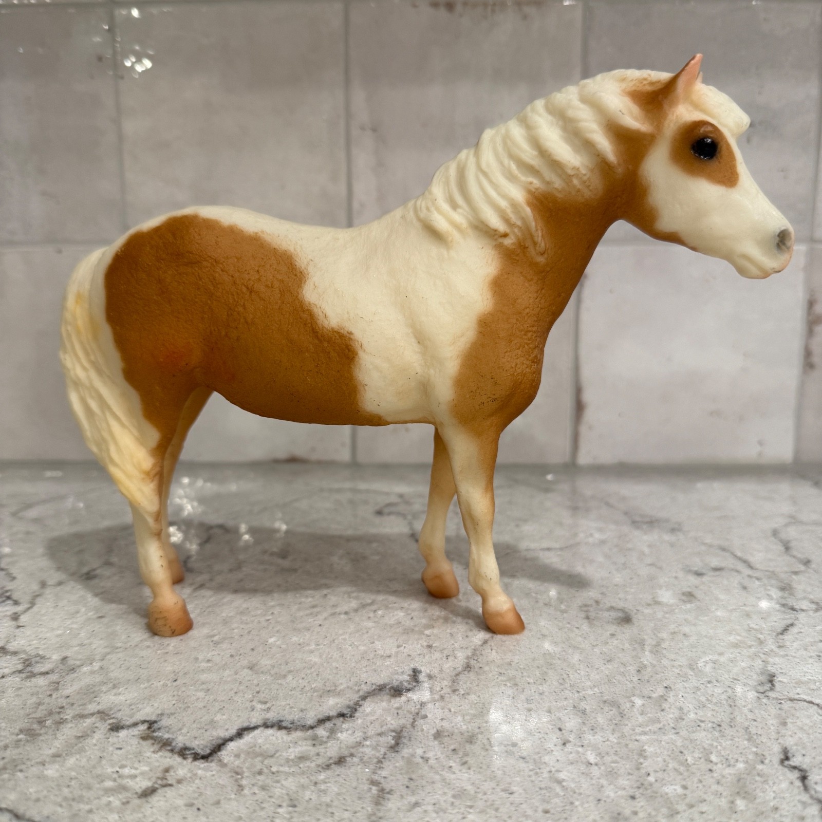 Vtg Authentic Breyer Horse Misty of Chincoteague #20 Matte Extended Back Stripe