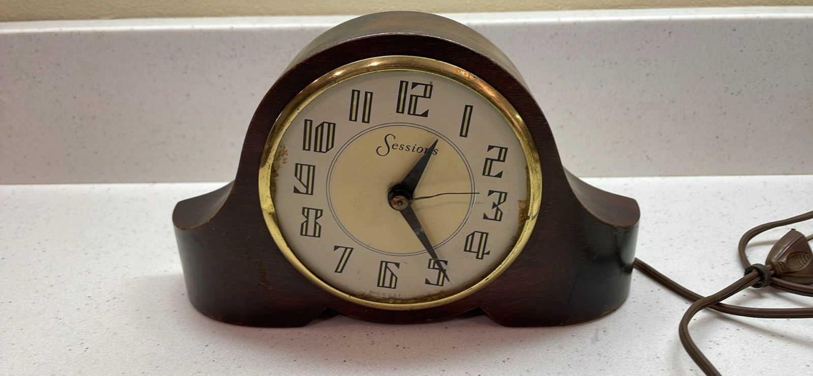 Vintage Sessions MODEL W Electric Mantel Clock Wood USA 1935-45 (NOT WORKING)