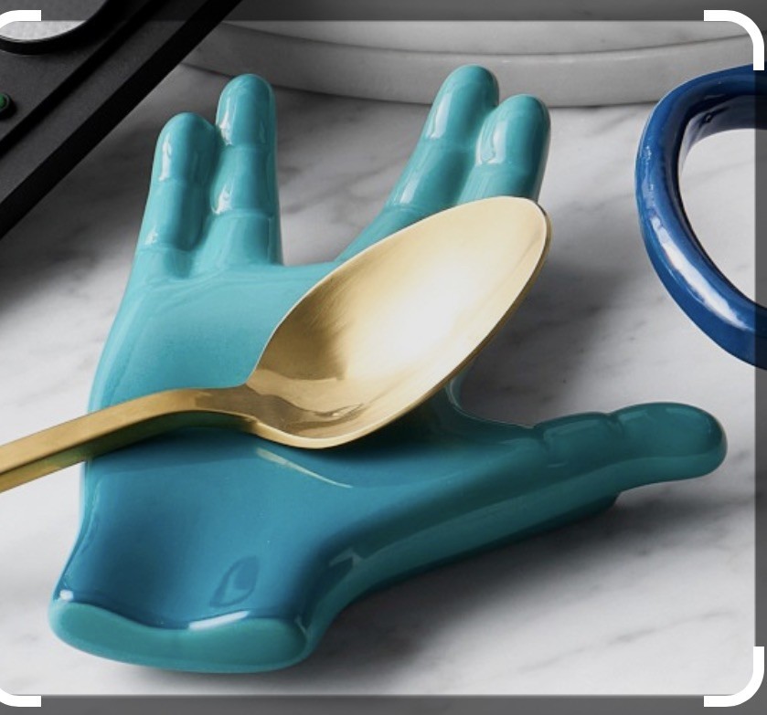 Le Creuset Star Trek Live Long & Prosper Vulcan Salute Spoon Rest New & Sealed