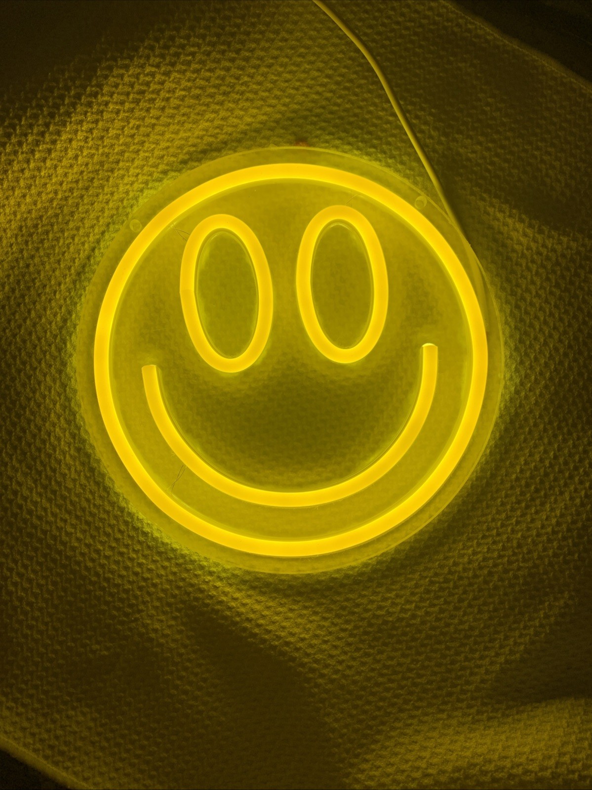 Yellow Smiley Face Neon LED Light Sign USB Powered Cute Wall Decor 8 Inches