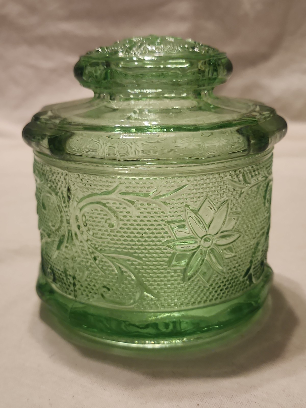 Vtg Indiana Tiara Exclusive Chantilly Green Sandwich Glass Canister W/ Lid 