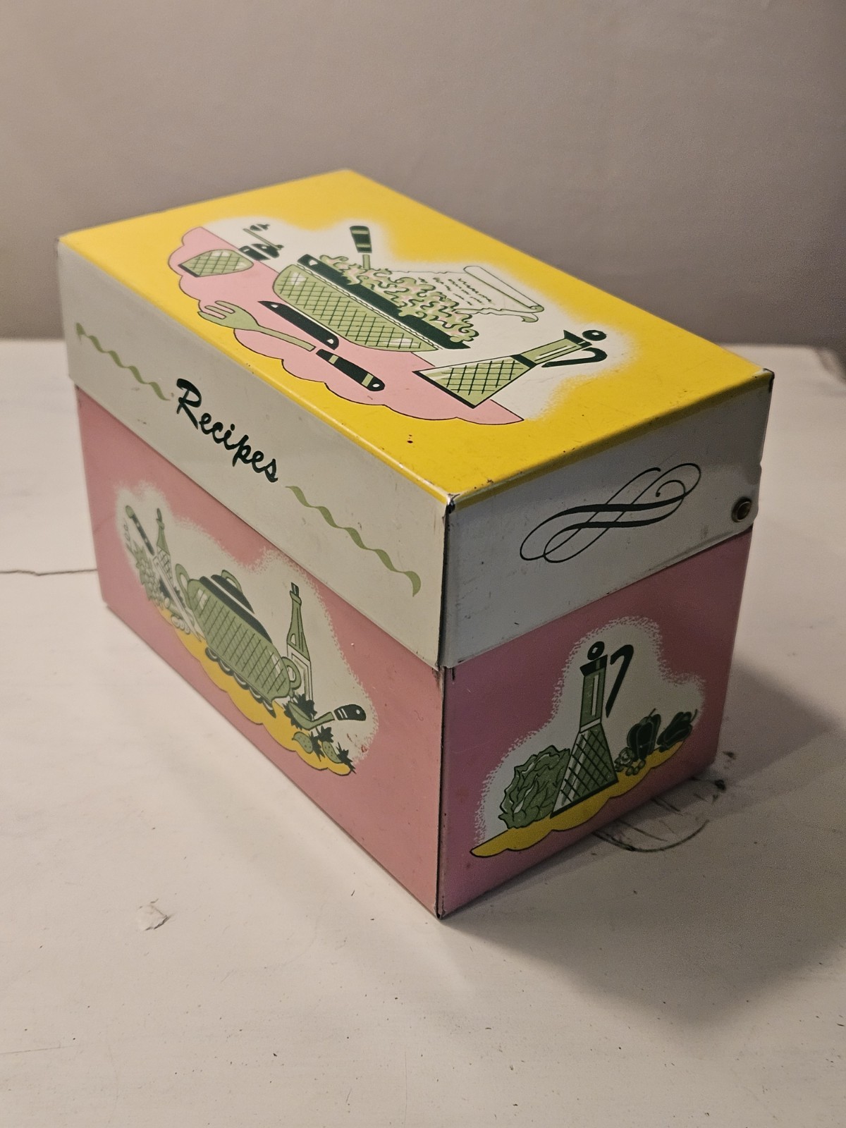 Vintage *Ohio Art Co.* MCM Metal Recipe Box - Pink Green Yellow - U.S.A. Vintage *Ohio Art Co.* MCM Metal Recipe Box - Pink Green Yellow - U.S.A.