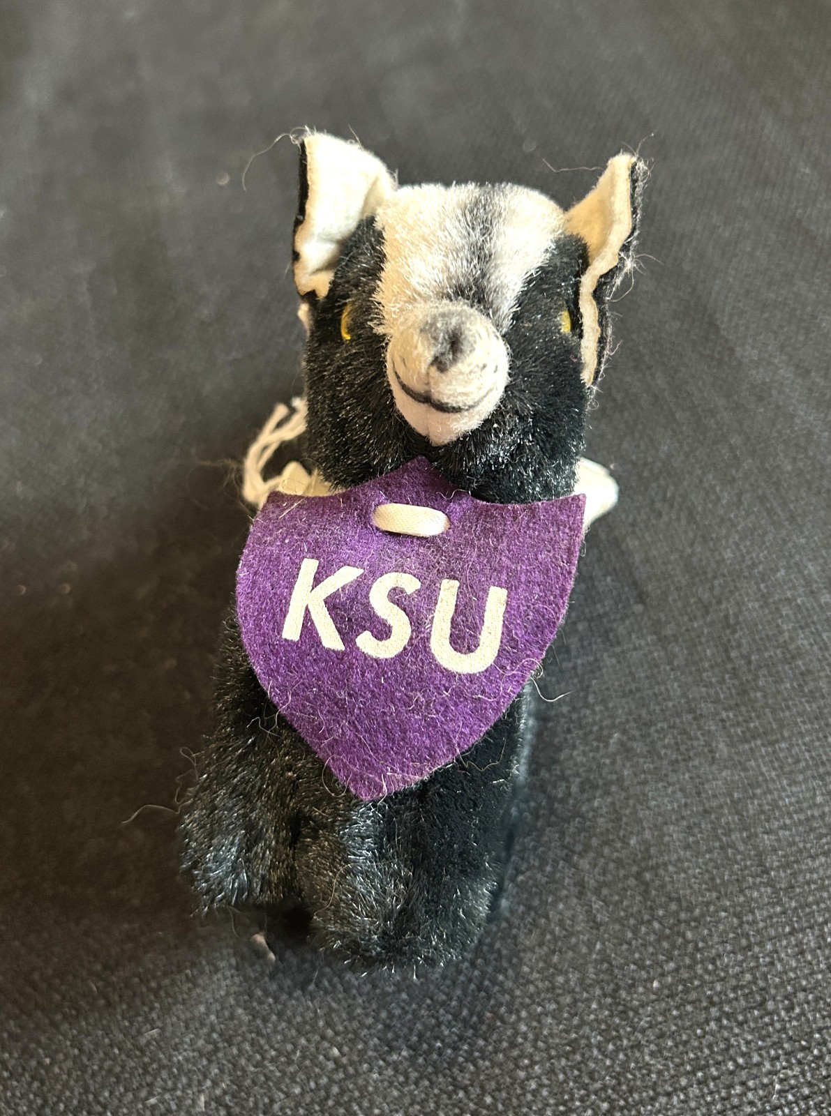 VINTAGE Kansas State University small plush skunk personality pet - KSU - OLD