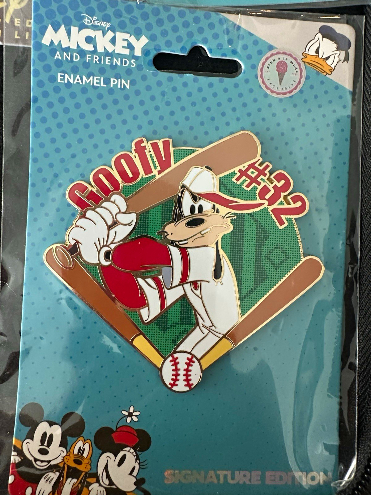 Disney PALM Goofy Baseball Enamel Large LE 300 Mickey & Friends