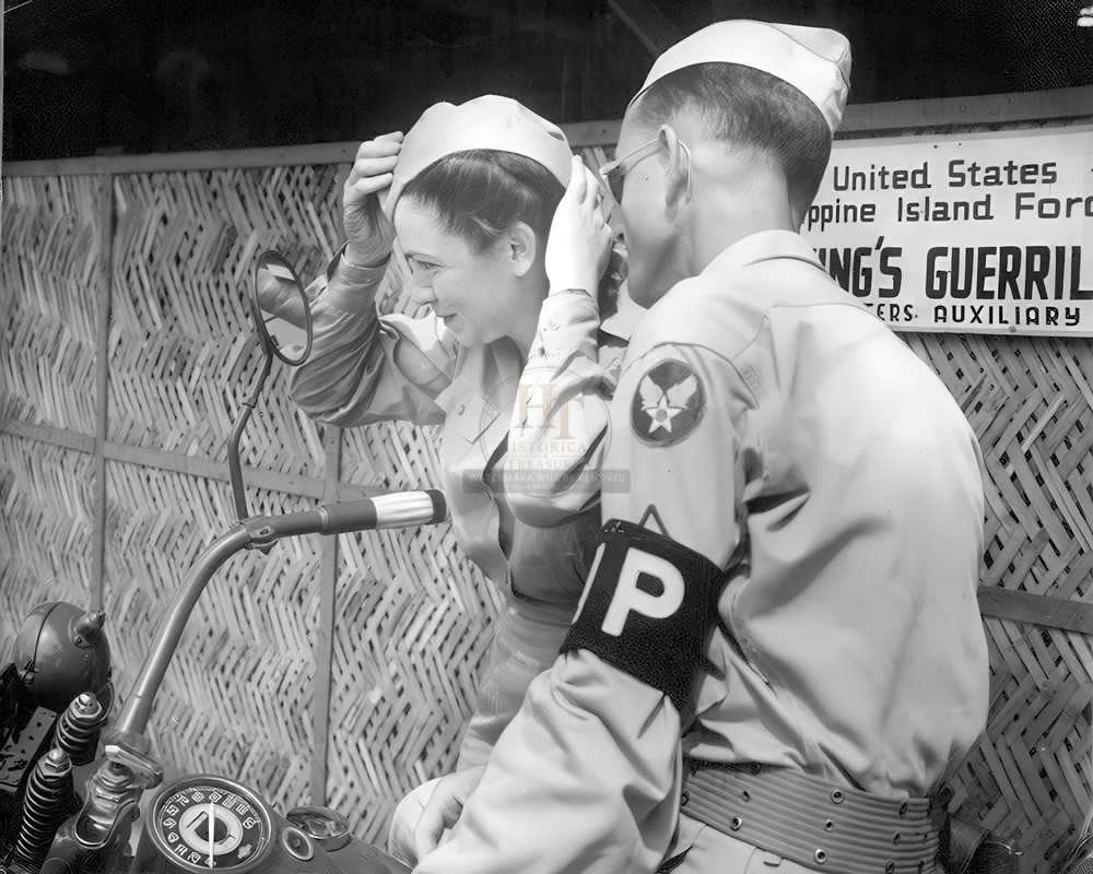 WAAC with MP Harley-Davidson Military Motorcycle WWII 8x10 Photo Print HT4136984