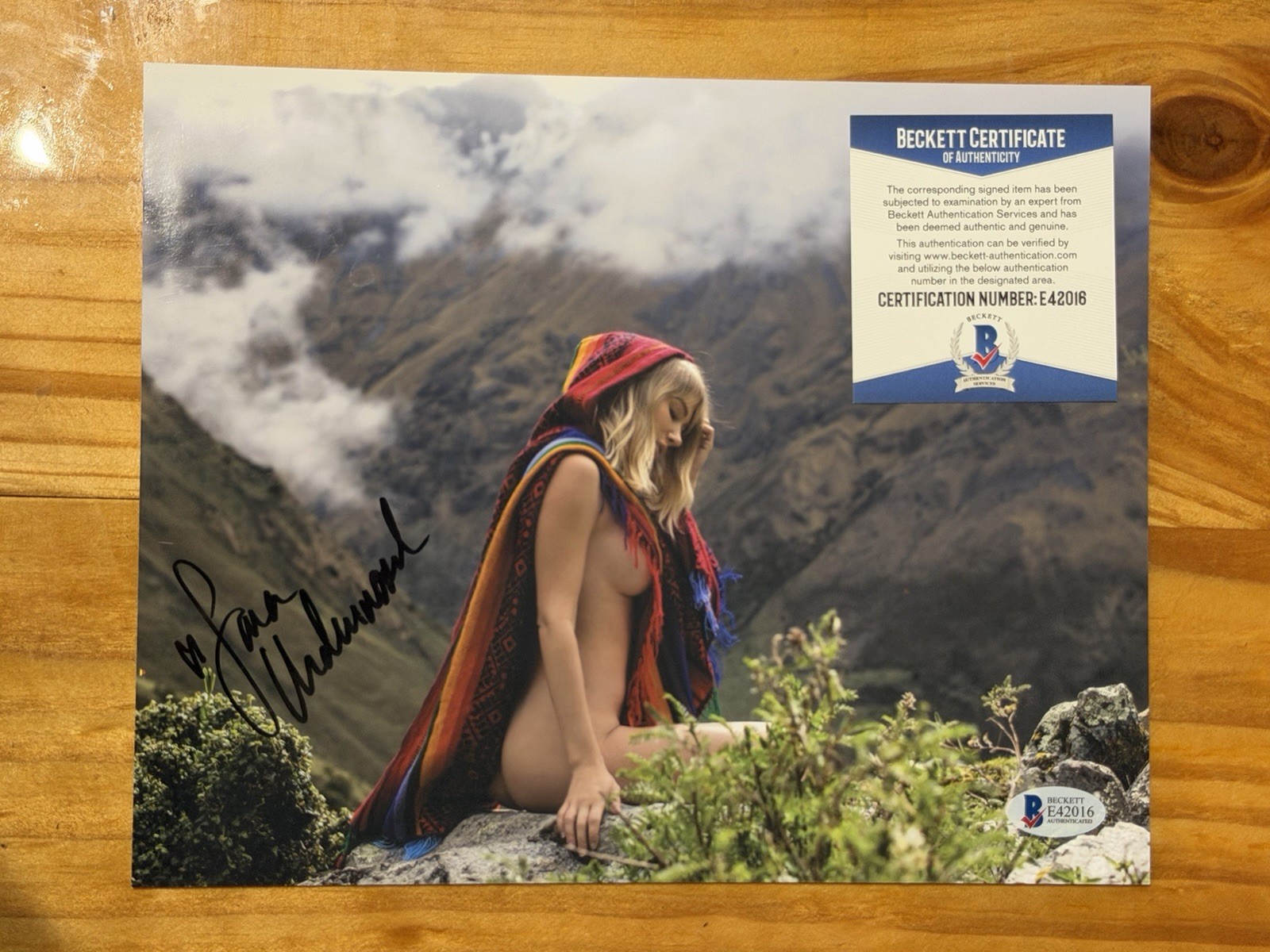 Sara Jean Underwood Model Signed 8X10 Photo With Beckett Certificate