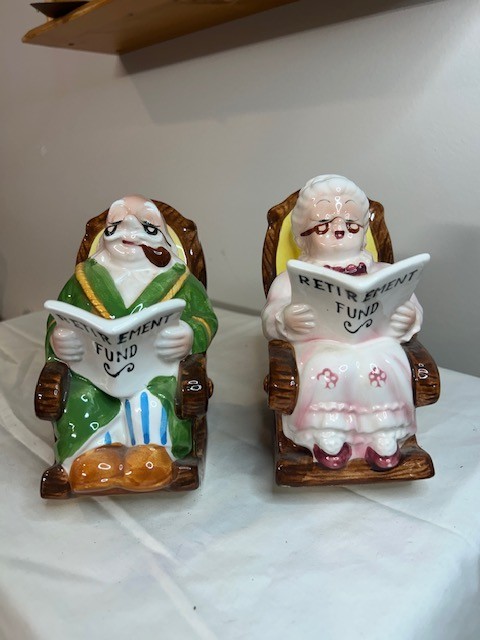LEFTON PAIR Ceramic Grandma And Grandpa Retirement Fund Banks Japan VINTAGE