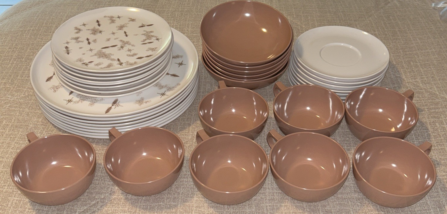 Vintage Melmac Durawear Tan Atomic Stars Design/Plain Plates Santa Paula,Ca (38)
