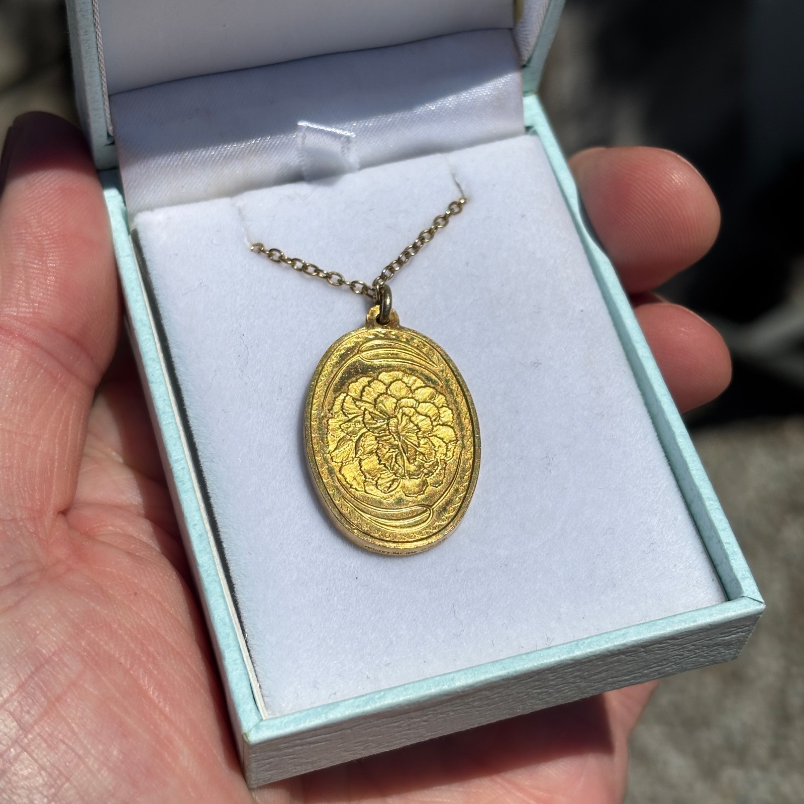 24k Gilded Sterling Silver Oval Flower 1980 Mothers Day Carnation Pendant, chain