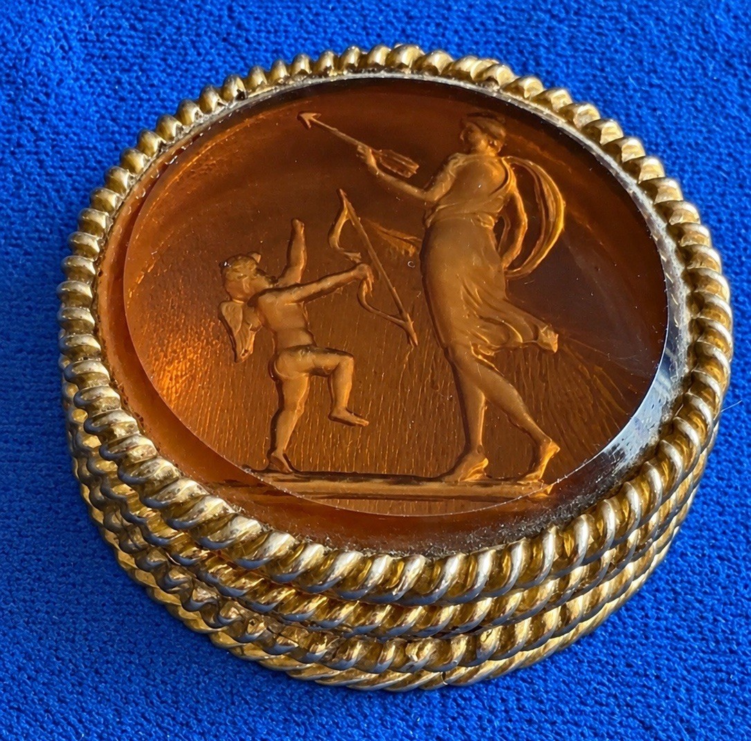 Vintage Signed Goldette Venus Cupid Intaglio Amber glass Cameo Pill/Perfume Box