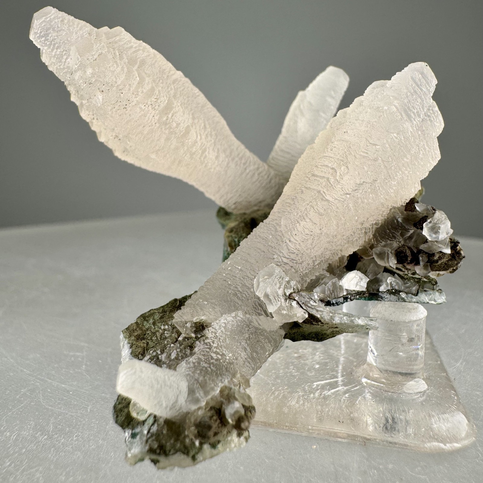 Fine Aesthetic Calcite Crystals: Iraí, Rio Grande do Sul, Brazil- Classic Fine Aesthetic Calcite Crystals: Iraí, Rio Grande do Sul, Brazil- Classic