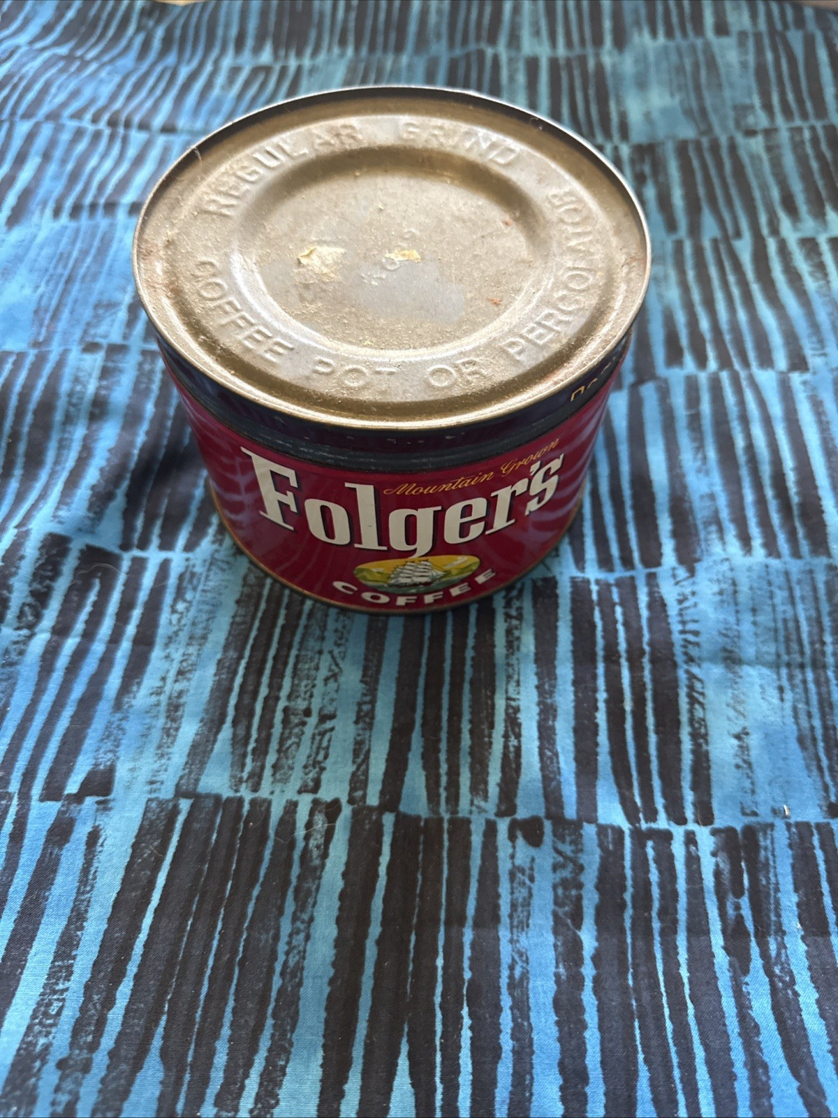Super Vintage 1946 1 LB FOLGERS KEY WIND COFFEE TIN CAN With Lid