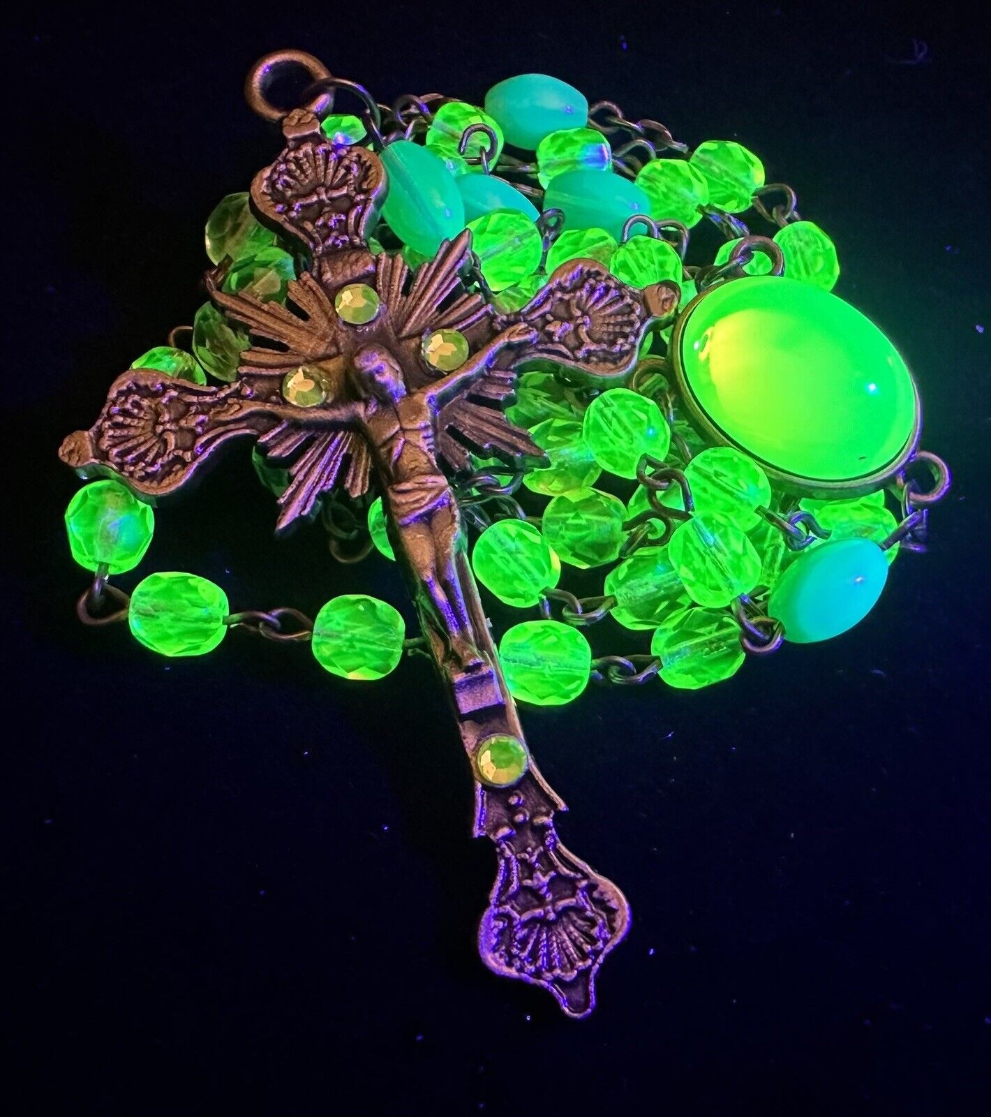 Uranium Glass Deco Style Vaseline Depression Faceted Rosary 20.5” W/Pouch  #X40