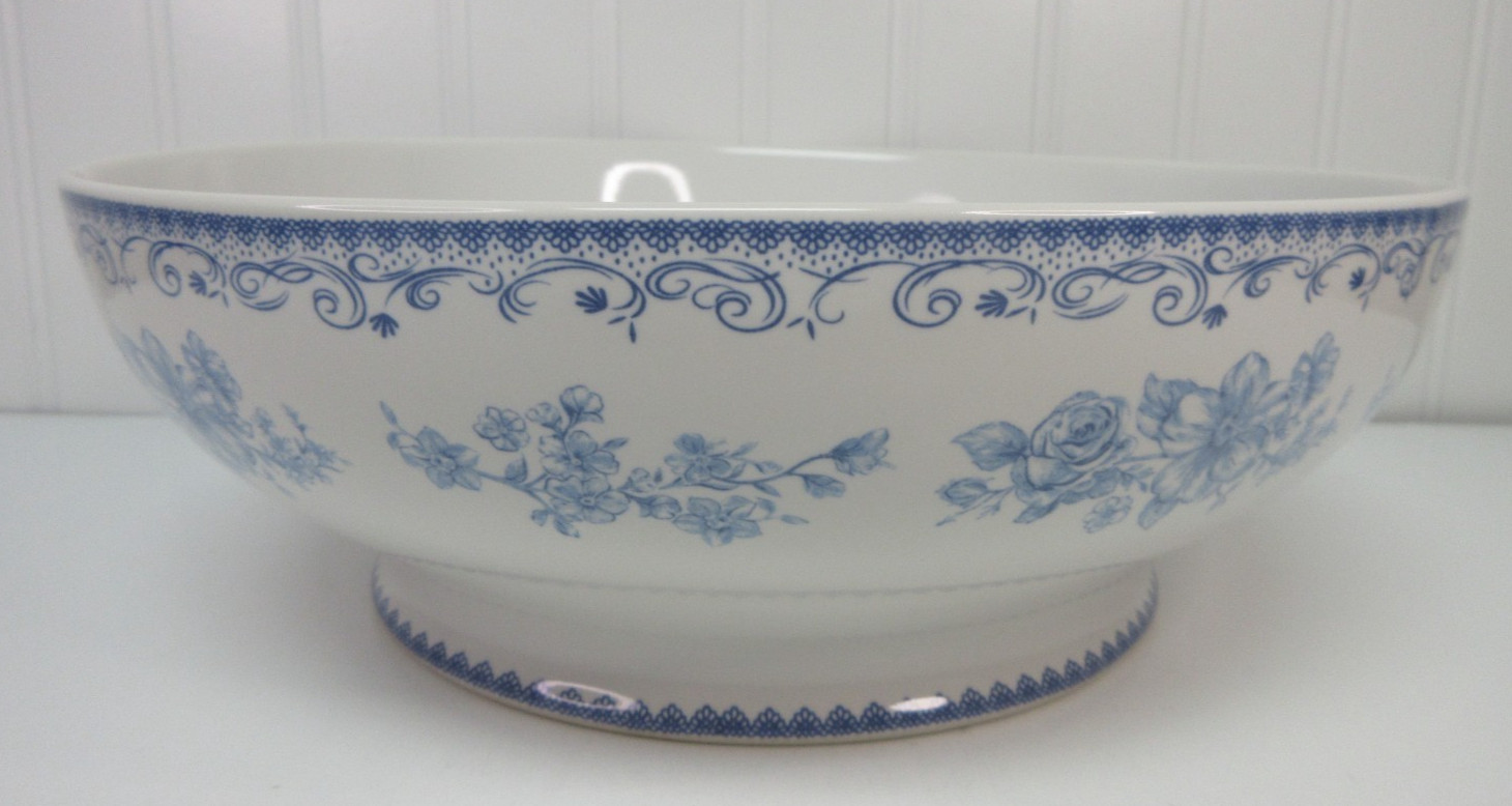 Pioneer Woman  Serving Bowl Agatha Blue White 11\