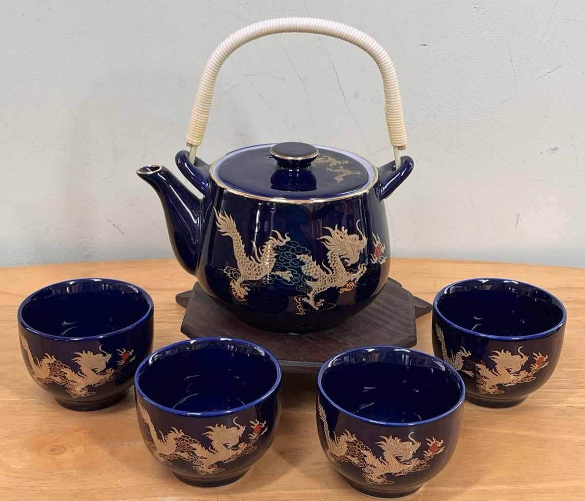 Japanese Cobalt Blue Porcelain Teapot & 4 Cups Gold-Painted Dragon Woven Handle