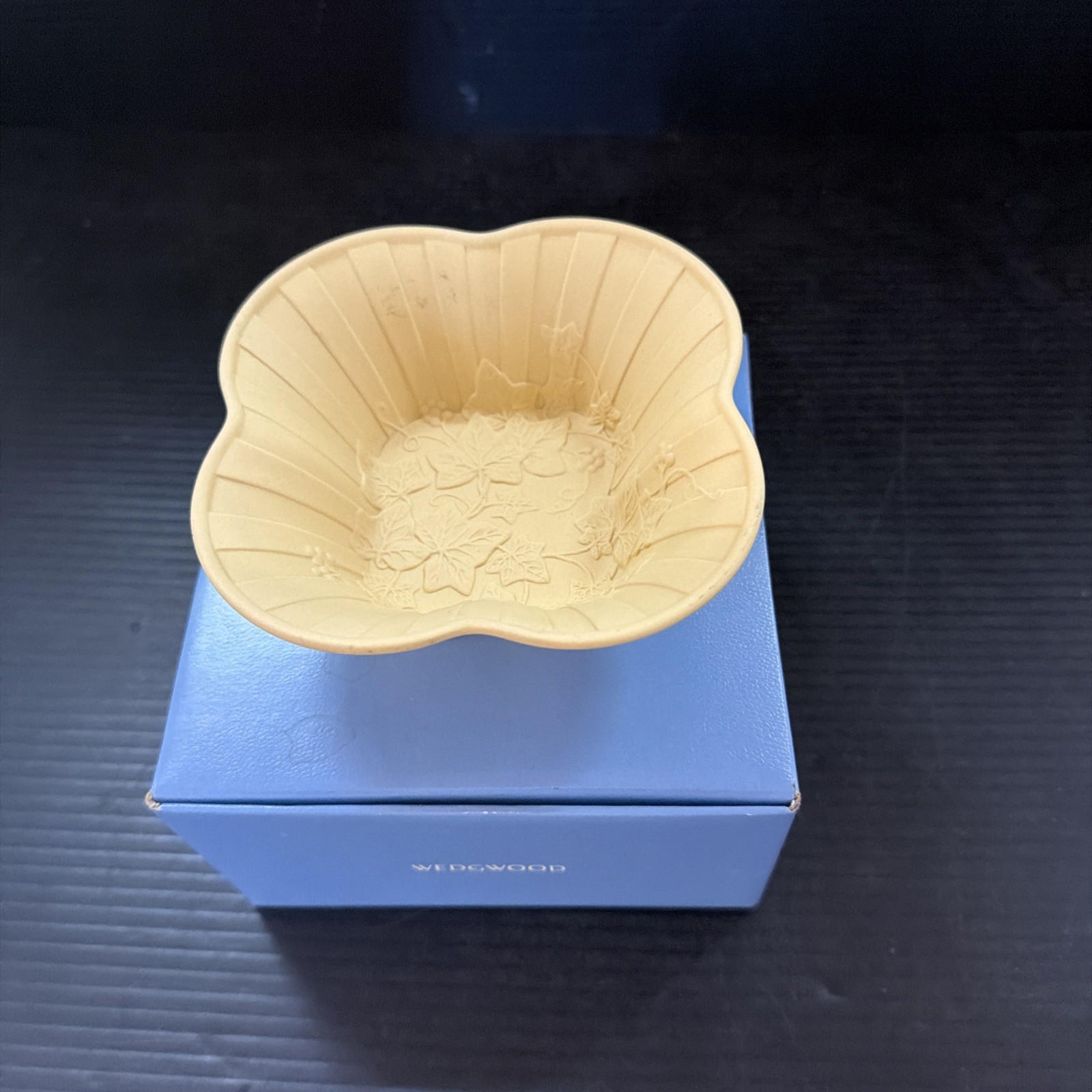 Wedgwood Jasperware 5” Textured Raised Doric Ivy Bowl Dish, & Box Yellow