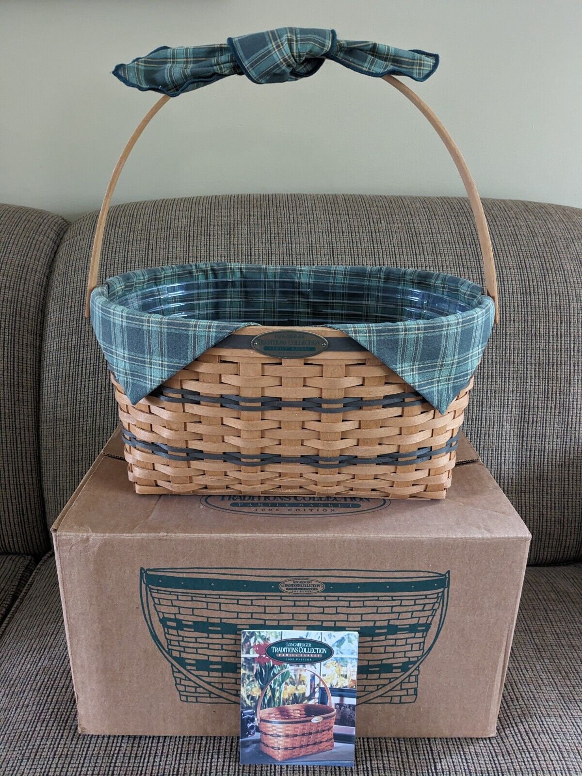 Longaberger 1995 Traditions Collection Family Basket - SIGNED