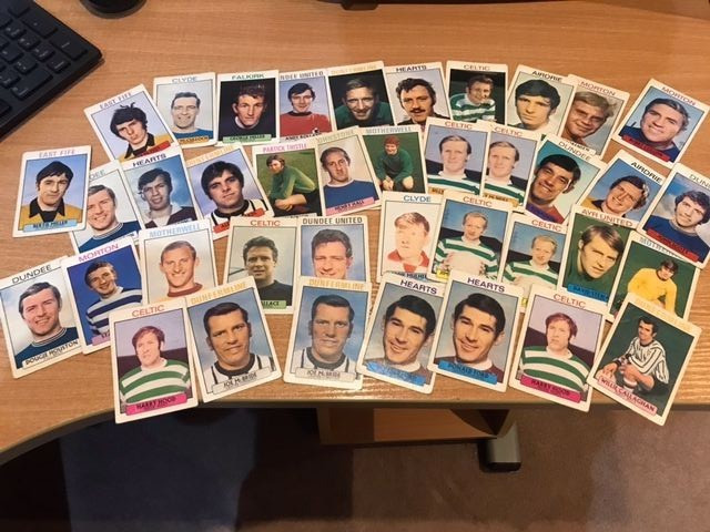 1971  A&BC Scottish Purple Back Football Cards X40