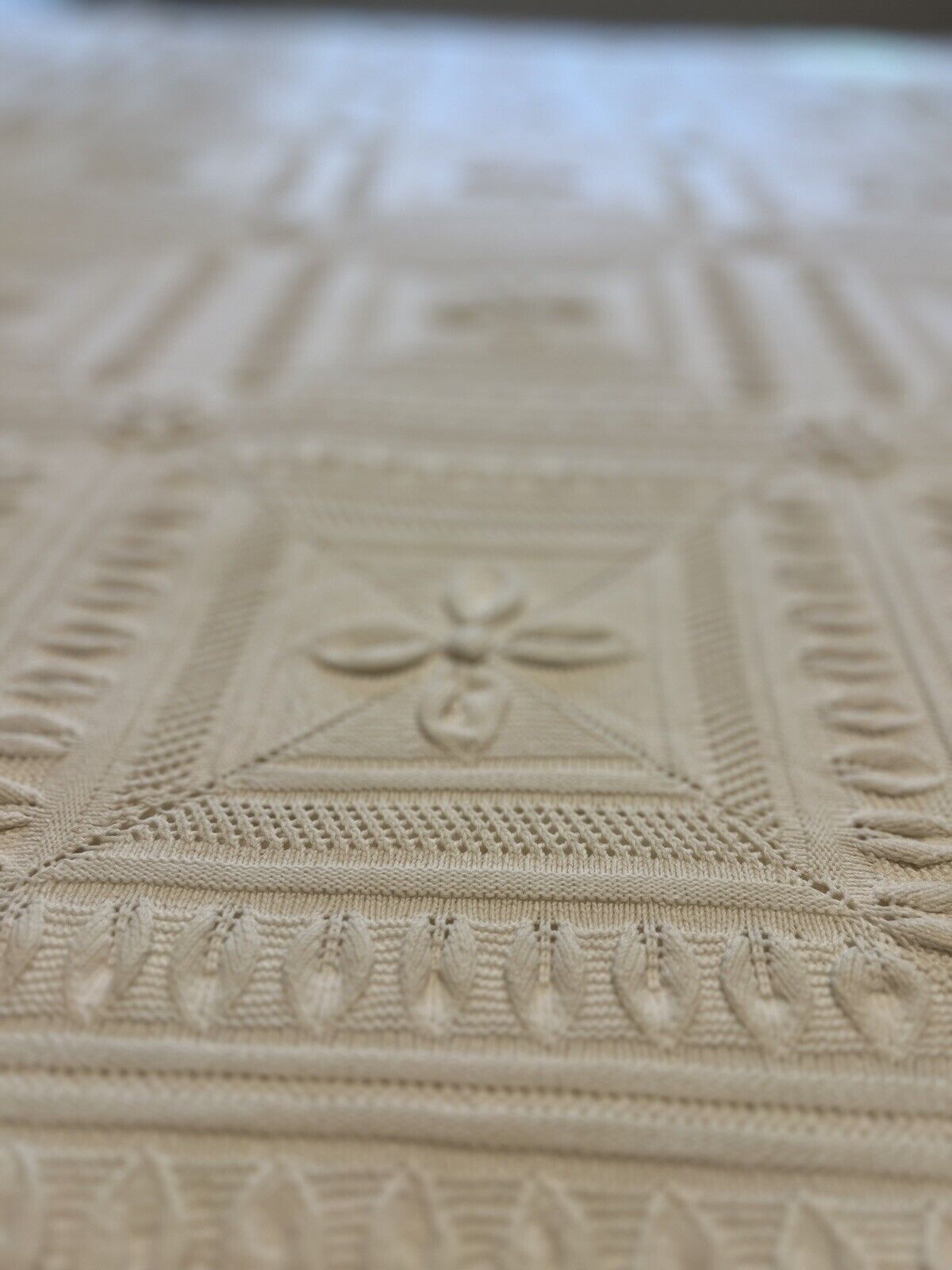 Vintage Ivory Bed Coverlet, Full/Queen