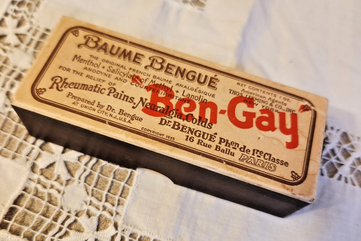 Vintage BAUME BENGUE BOX  Empty, Rheumatism Neuralgia Aches & Pains c.1930s