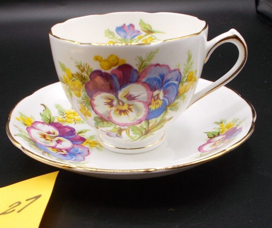 Duchess Bone China Tea Cup & Saucer Amelia Made in England TJ27