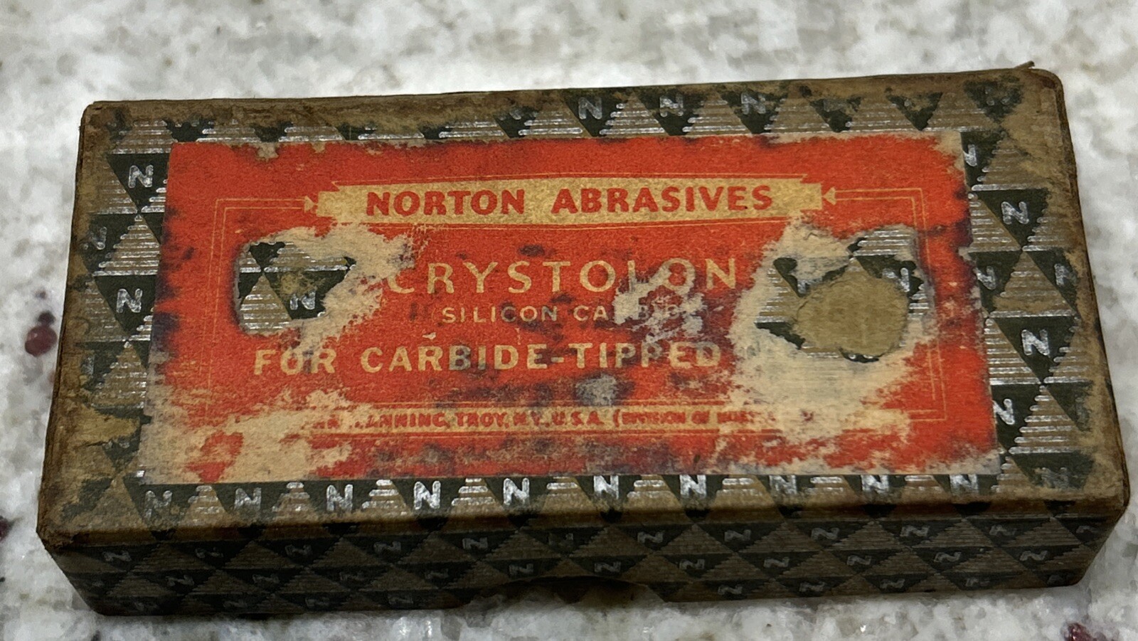 VTG  Norton Abrasives Crystolon Silicon Carbide Sharpening Stones in Box **Read