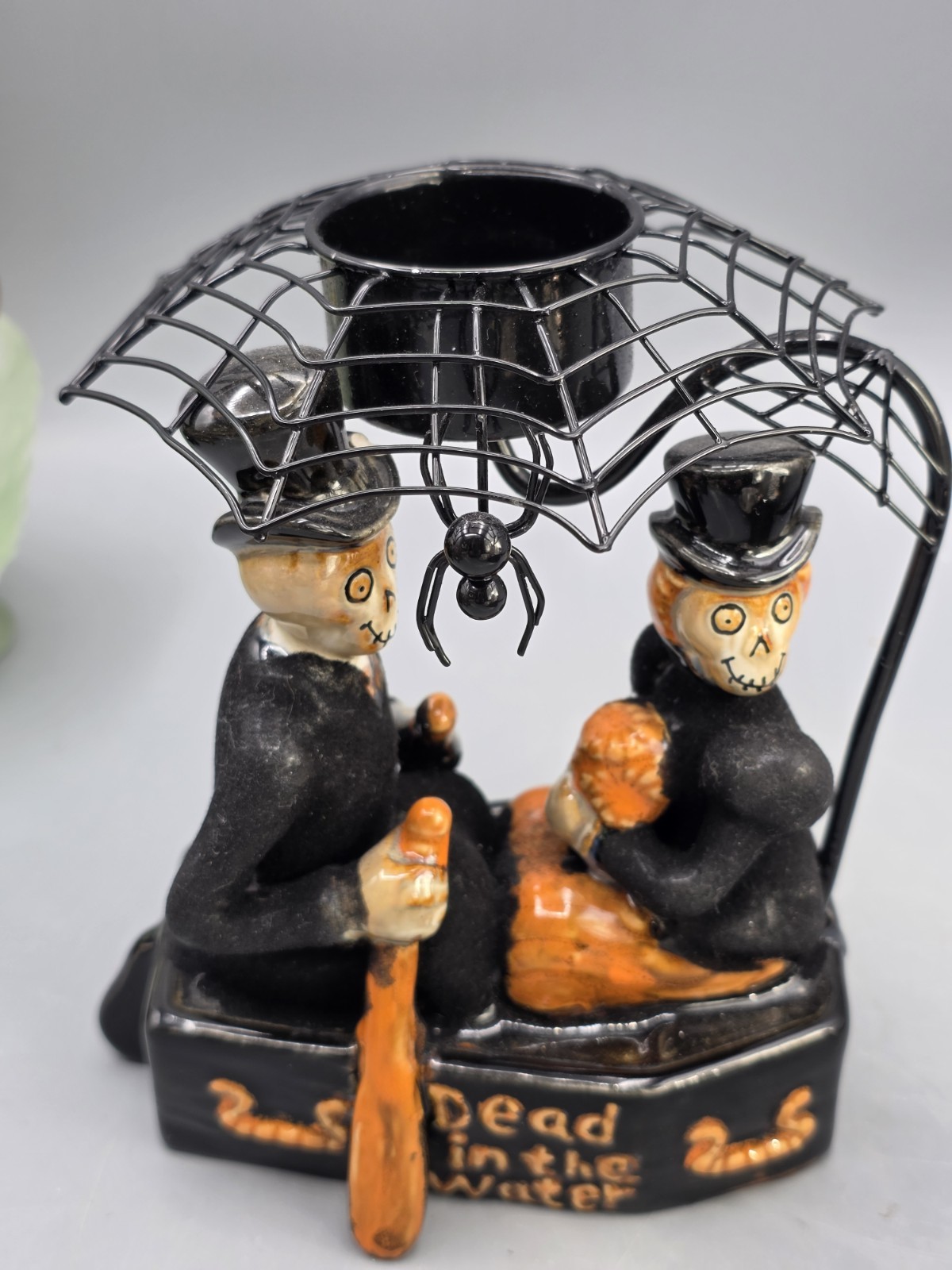 Yankee Candle Boney Bunch Dead In The Water Skelton Pair Spider Umbrella Candle 