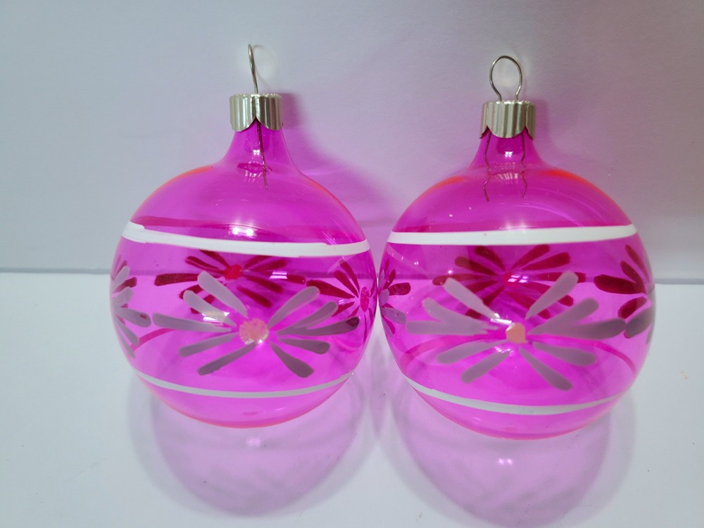 2 Hand Painted MSE Martha Stewart Pink Round Opaque Christmas Ball Ornaments 2.5 2 Hand Painted MSE Martha Stewart Pink Round Opaque Christmas Ball Ornaments 2.5