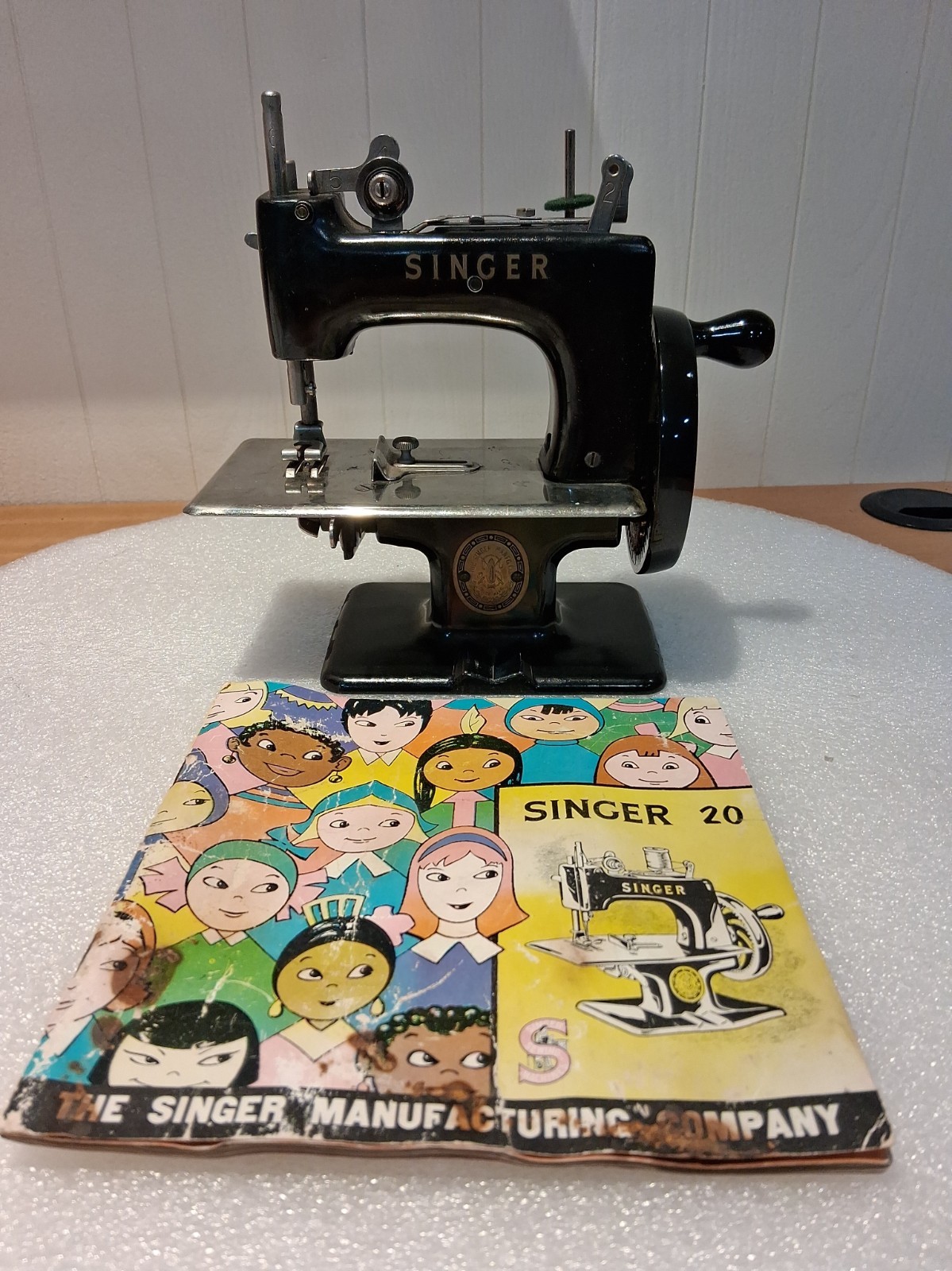 Vintage SINGER Sewhandy Model 20 Child’s Miniature Sewing Machine