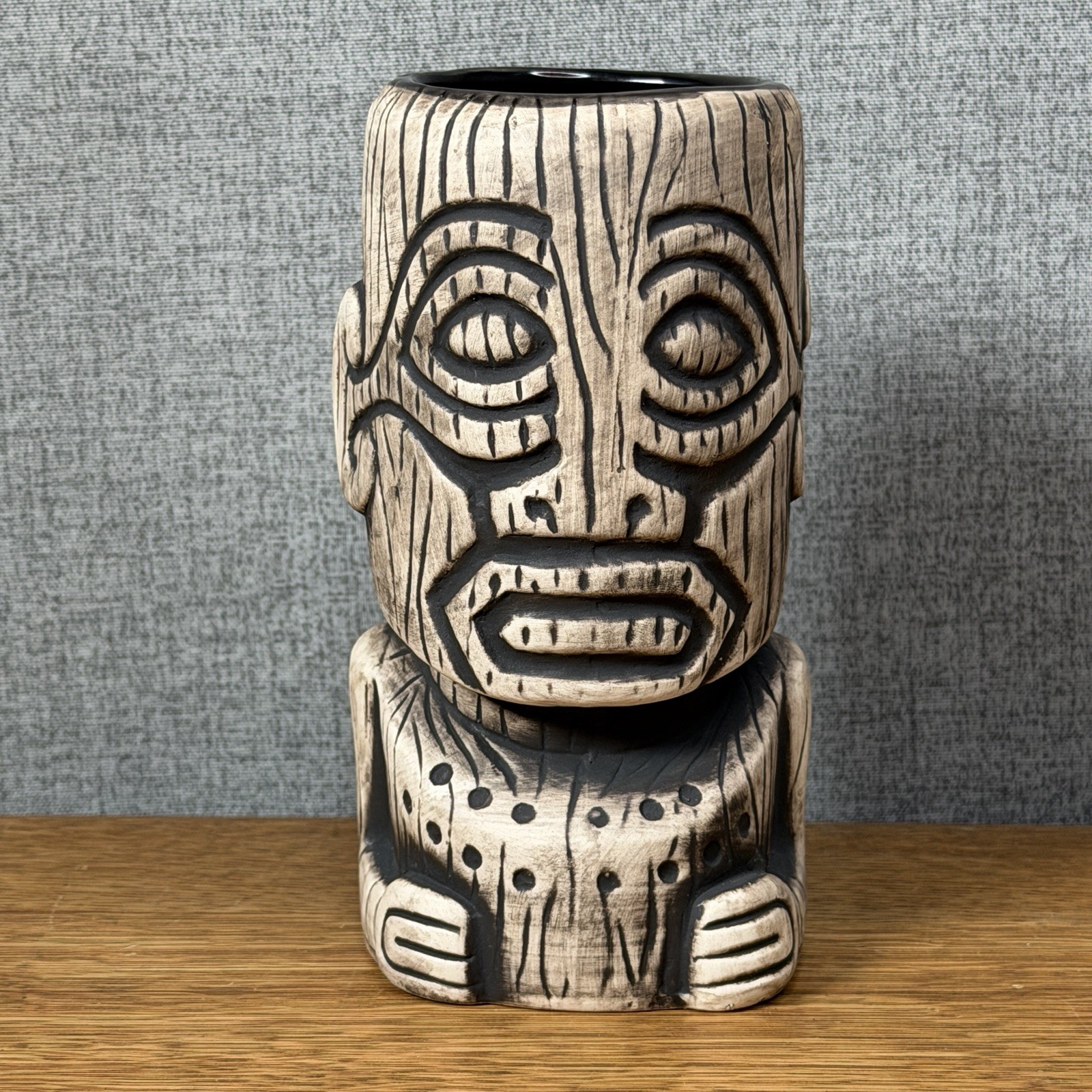 Tukan Idol Tiki Mug The Bamboo Room Savannah Georgia 14 oz Black White