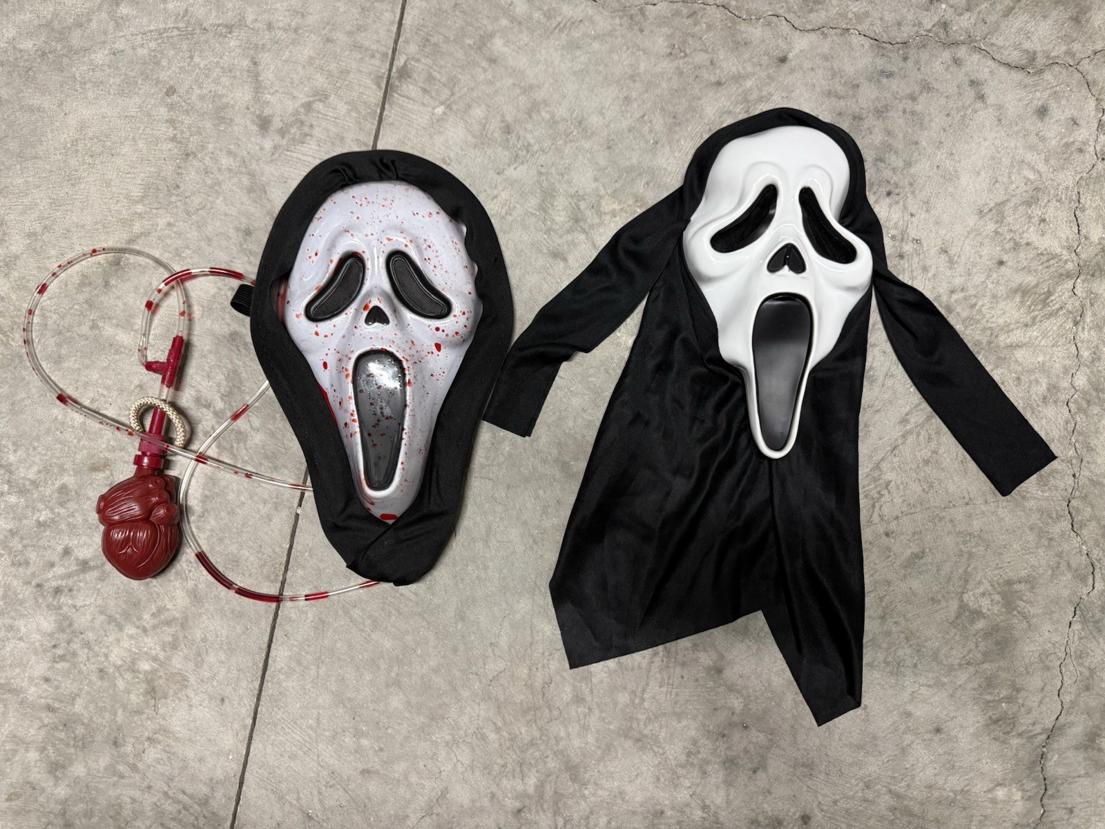 SCREAM Mask Ghostface with Blood Pump Heart & April June 2022 Lot Of 2 Halloween