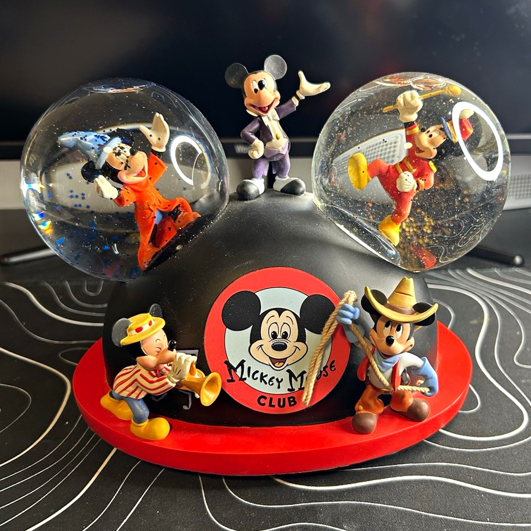 Disney Mickey Mouse Club Light-Up Snow Globe w/ sound box