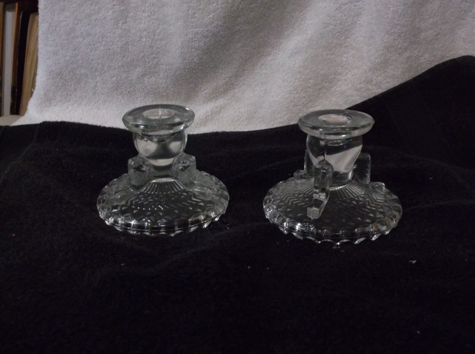 Clear Glass Candleholders 3-legged look Design 3-1/2\