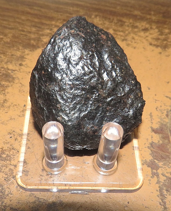 LG 124 GM  CAMPO DEL CIELO METEORITE  A  GRADE .27 LBS STAND