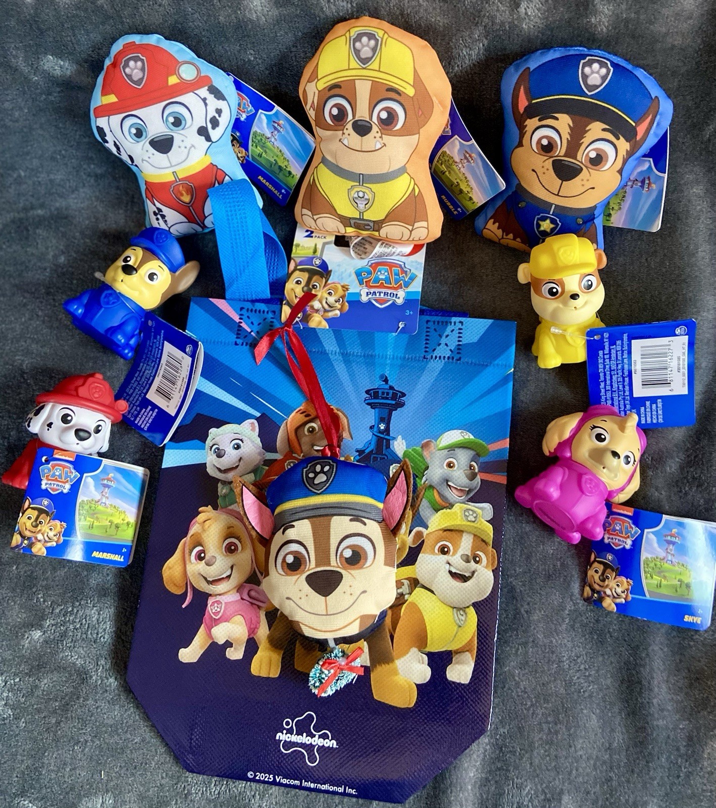Paw Patrol 10 Pc Gift Set Ornament, 4 PVC Figures, 3 5” Plush, 2 Travel Bags