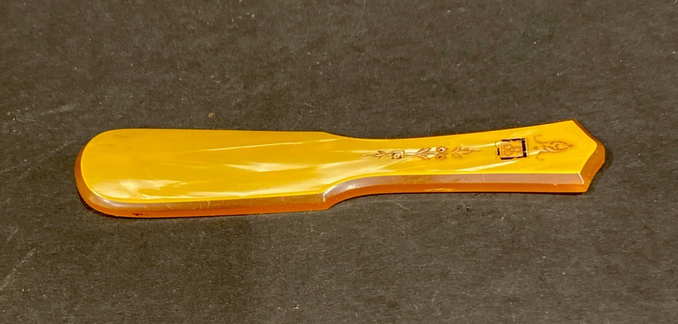 VTG Celluloid Shoehorn Mid 20th Century 5.75x1.25”