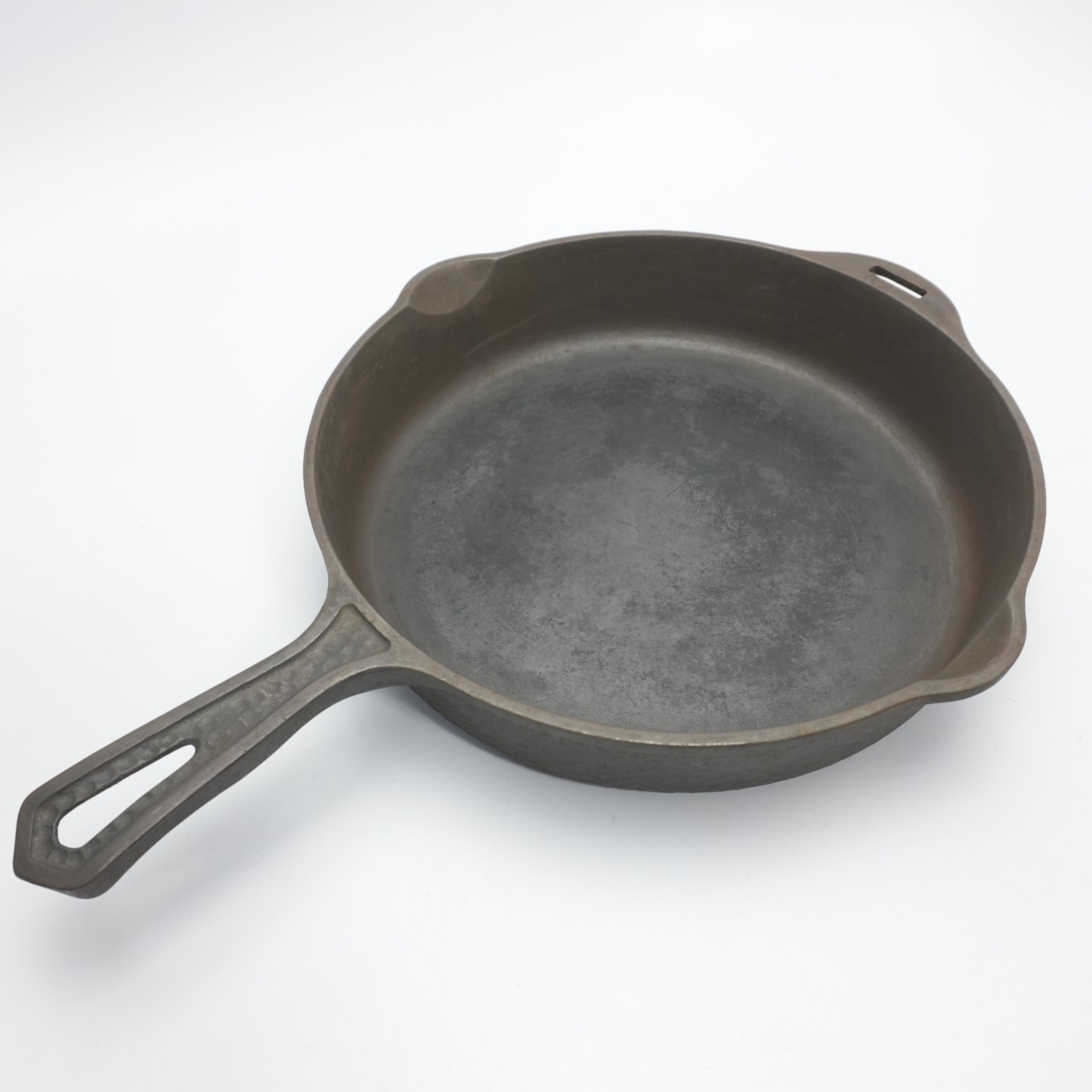 NICE Griswold #8 Small Logo Hinged Hammered Cast Iron Skillet 2008 NICE Griswold #8 Small Logo Hinged Hammered Cast Iron Skillet 2008