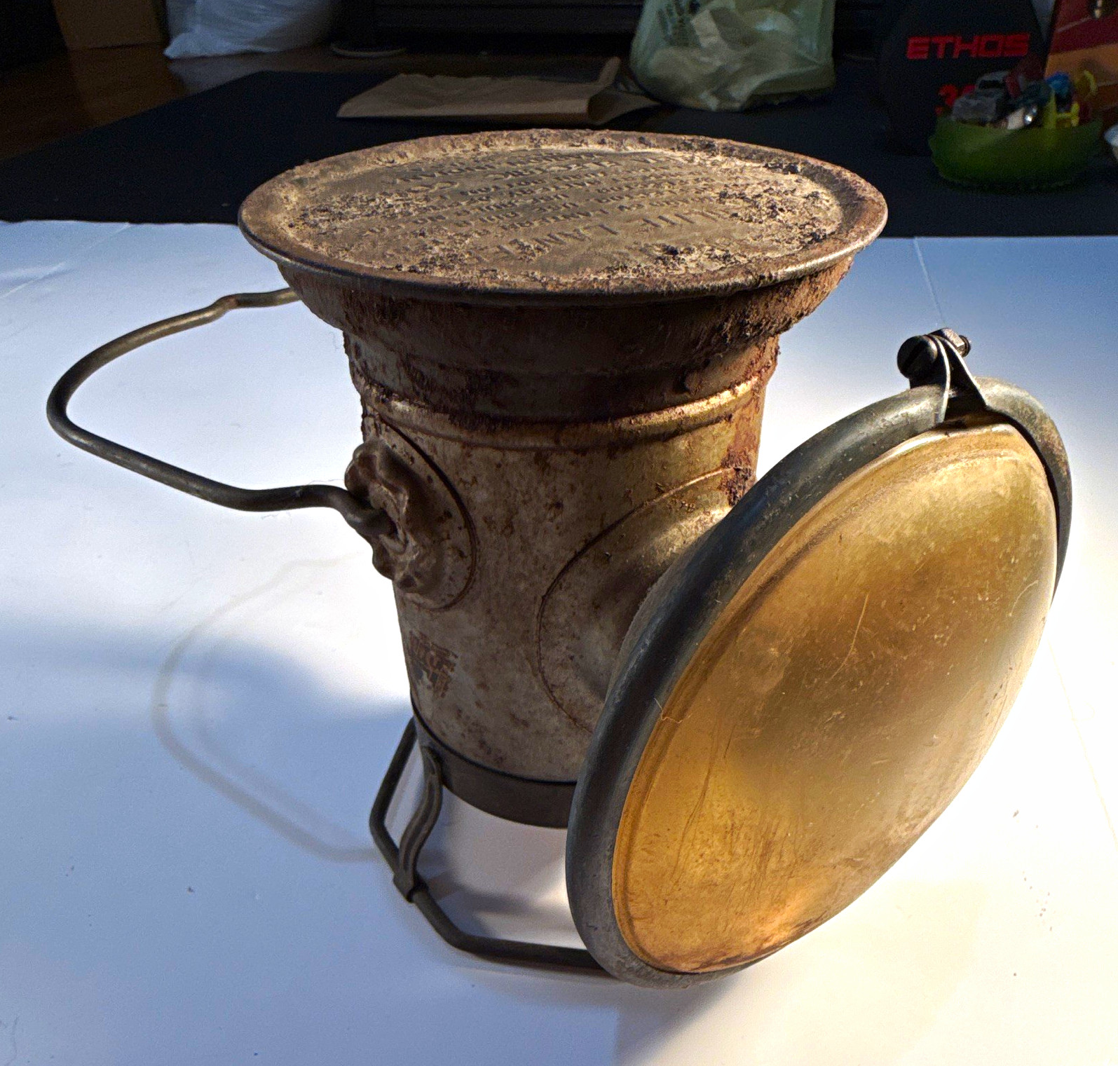 Vintage Delta Electric White Lantern Marion Indiana Battery Work Light Antique