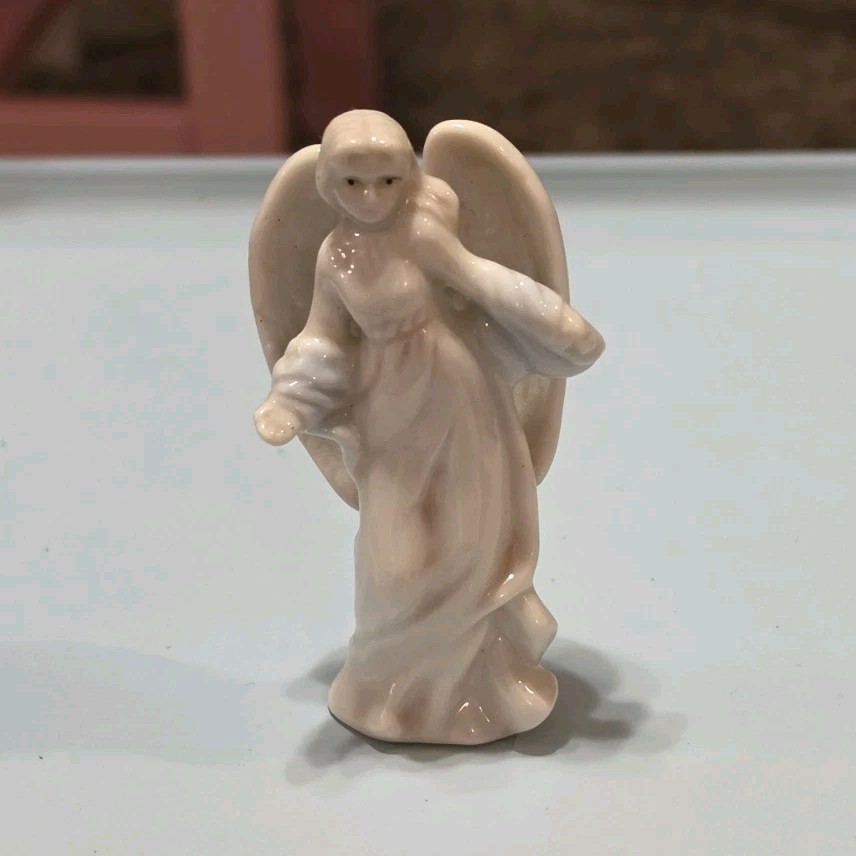 White Angel Figurine Ceramic 3D Effect Glossy Small 3 in Unboxed